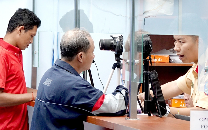 Những tiện ích khi đổi giấy phép lái xe bản giấy sang thẻ PET - Ảnh 3.