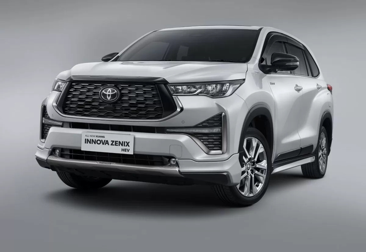 Toyota Innova Cross - Ảnh 1.