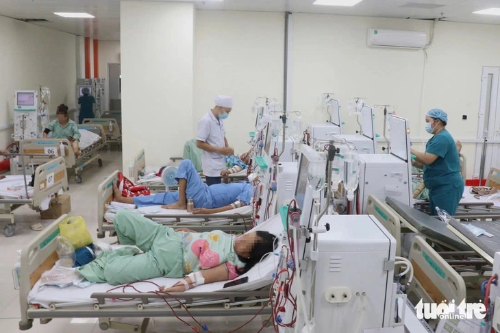 Vì sao nhiều người trẻ đang khỏe mạnh bỗng dưng mắc bệnh thận? - Ảnh 1.