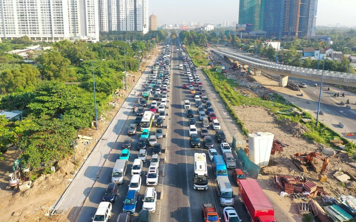 Cầu Rạch Miễu thoát cảnh kẹt xe, ngã tư Đồng Tâm ùn ứ - Ảnh 2.