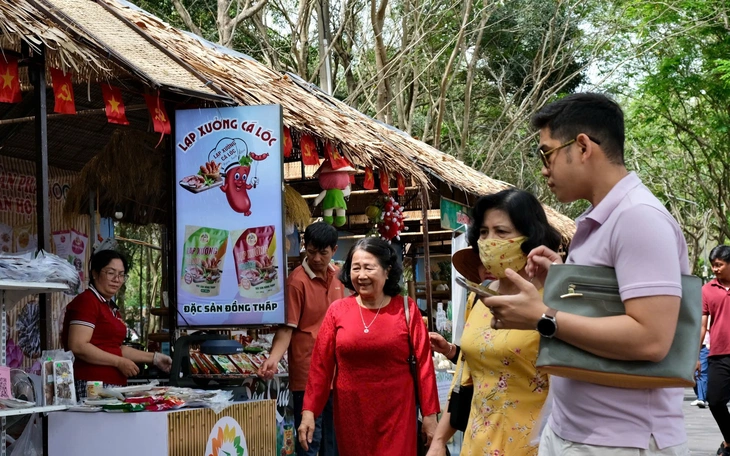 Từ làng hoa Sa Đéc đến vườn quýt hồng Lai Vung đông đúc du khách   - Ảnh 7.