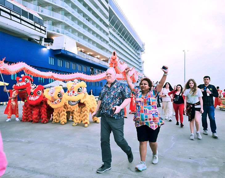 Quảng Ninh đón hơn 3.000 khách quốc tế ngày đầu năm mới - Ảnh 2.