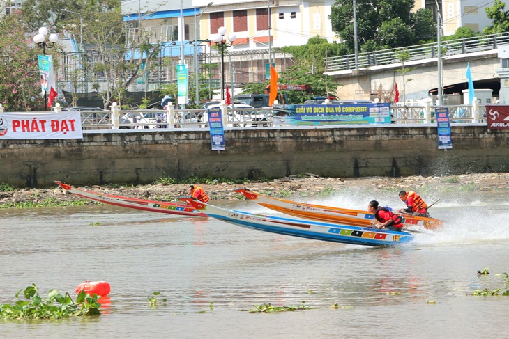 Đua vỏ lãi - Ảnh 1.