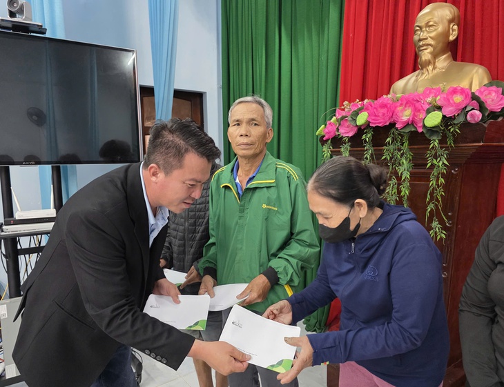 Hành trình từ Bắc vào Trung tiếp sức người dân trồng lại luống rau, mua lại con giống - Ảnh 7.