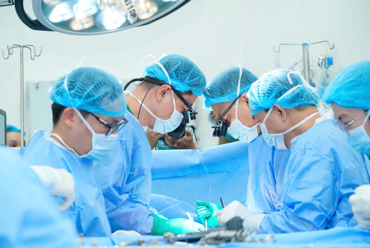 Ca ghép tim sinh tử giành lại sự sống cho cậu bé 15 tuổi ở Bệnh viện Đại học Y Dược TP.HCM - Ảnh 1.