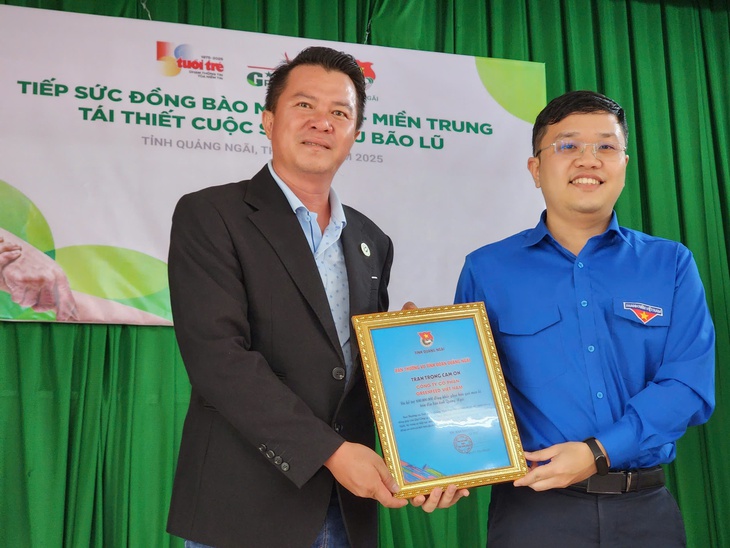 Hành trình từ Bắc vào Trung tiếp sức người dân trồng lại luống rau, mua lại con giống - Ảnh 10.