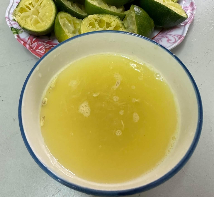 "Chữa lành" ung thư bằng nhịn ăn và uống chanh muối: Người đàn ông nhập viện suy kiệt chanh muối - Ảnh 1.