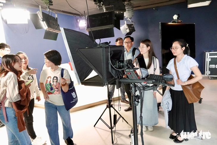 truyền thông - Ảnh 5.