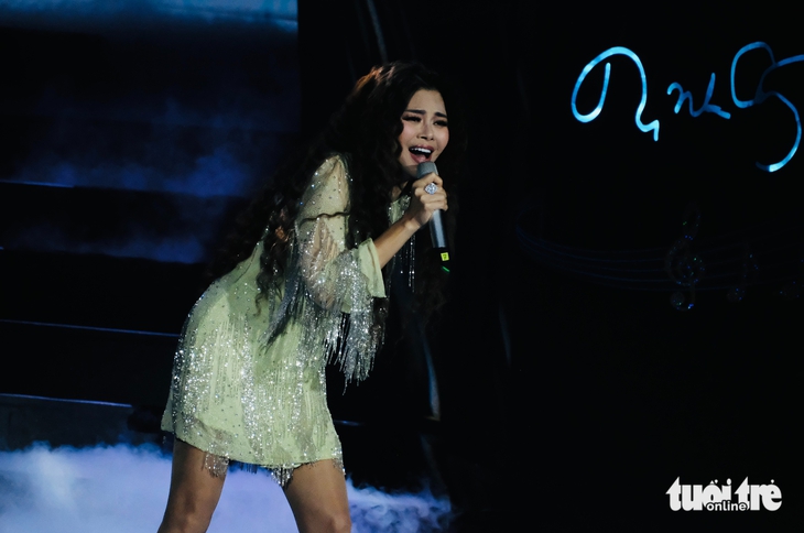 Hồng Nhung lên nốt cao gần 1 phút khi hát nhạc Trịnh, Ngọc Anh hát Khúc mùa thu, khán giả ‘lại đi' - Ảnh 5.