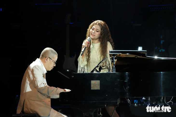 Hồng Nhung lên nốt cao gần 1 phút khi hát nhạc Trịnh, Ngọc Anh hát Khúc mùa thu, khán giả ‘lại đi' - Ảnh 6.