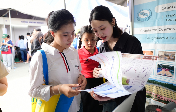 tư vấn tuyển sinh - Ảnh 2.