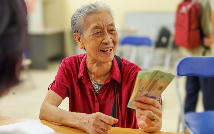 Hơn 1,5 triệu người cao tuổi: TP.HCM chuẩn bị gì cho làn sóng già hóa dân số? - Ảnh 2.