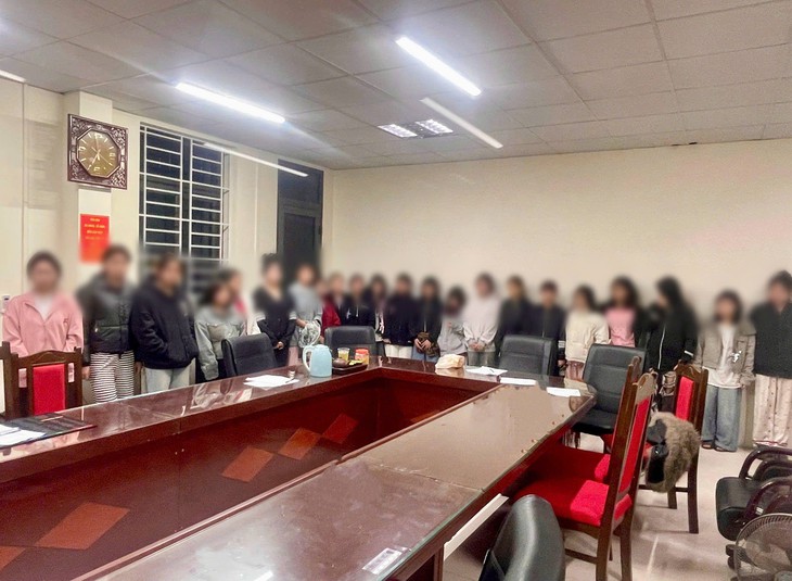 mua bán người - Ảnh 2.