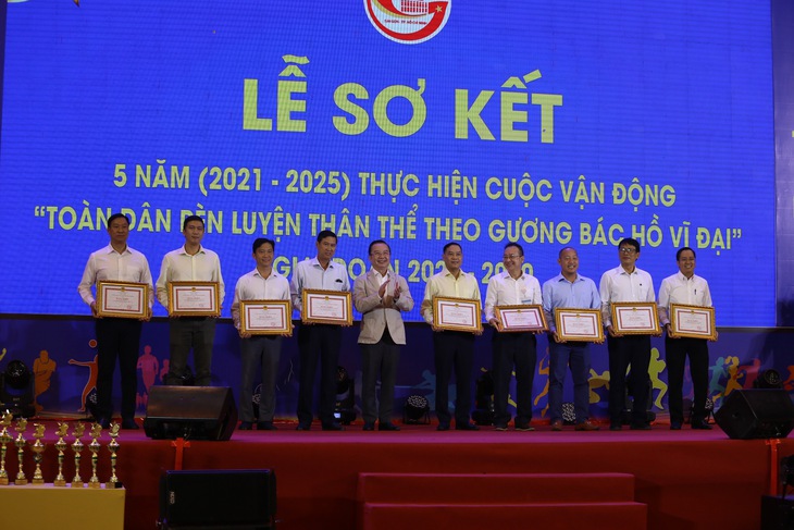 TP.HCM sơ kết Cuộc vận động 'Toàn dân rèn luyện thân thể theo gương Bác Hồ vĩ đại' - Ảnh 3.