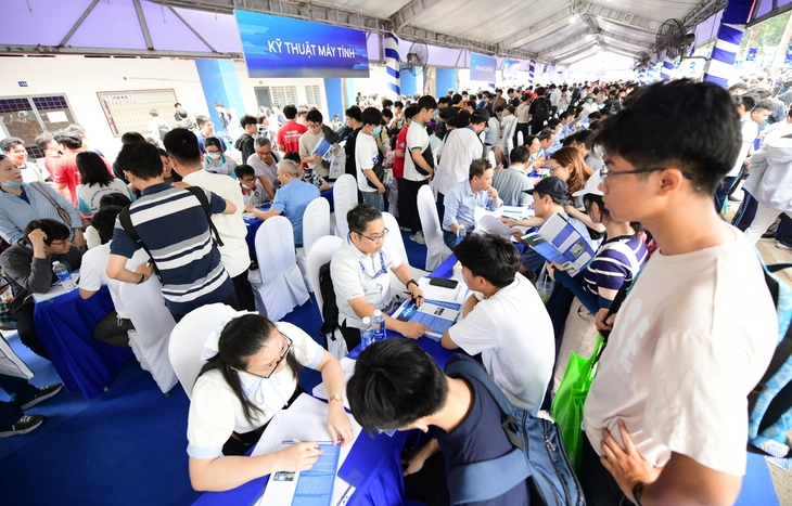 tư vấn tuyển sinh - Ảnh 1.