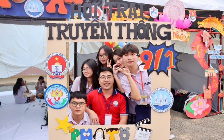 Con công nhân, người lao động vui chơi, kết bạn ở Trại hè Thanh Đa - Ảnh 4.