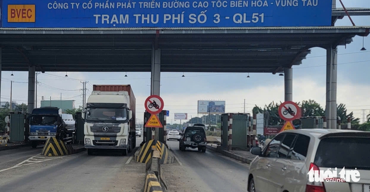 Khu Quản lý đường bộ tiếp tục đề nghị tháo dỡ 3 trạm thu phí quốc lộ 51 - Ảnh 2.