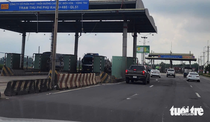 Khu Quản lý đường bộ tiếp tục đề nghị tháo dỡ 3 trạm thu phí quốc lộ 51 - Ảnh 3.