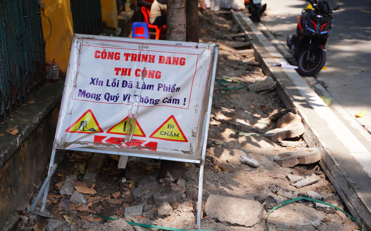Đơn vị thi công vỉa hè Cần Thơ khắc phục tình trạng cắt đá granite dưới lòng đường - Ảnh 3.