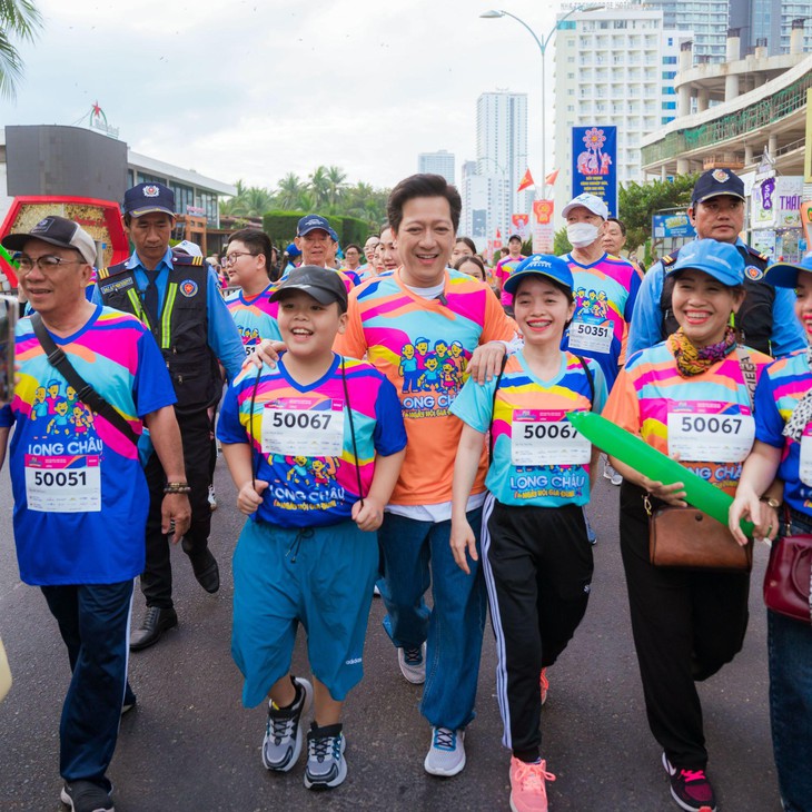 Ngàn gia đình sải bước tại Ngày hội Gia đình Long Châu 2026 - Ảnh 2.