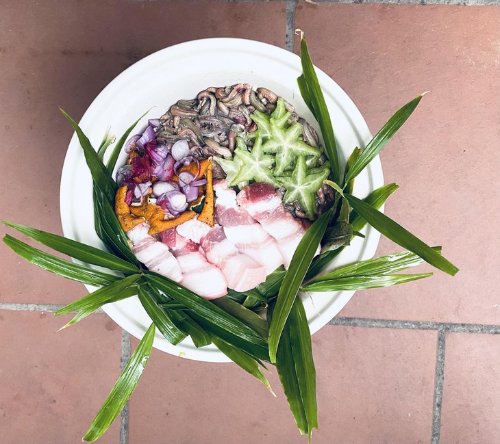 Rươi kho lối Tứ Kỳ, canh măng chua nấu rươi: Dời ôi là tuyệt! - Ảnh 4.