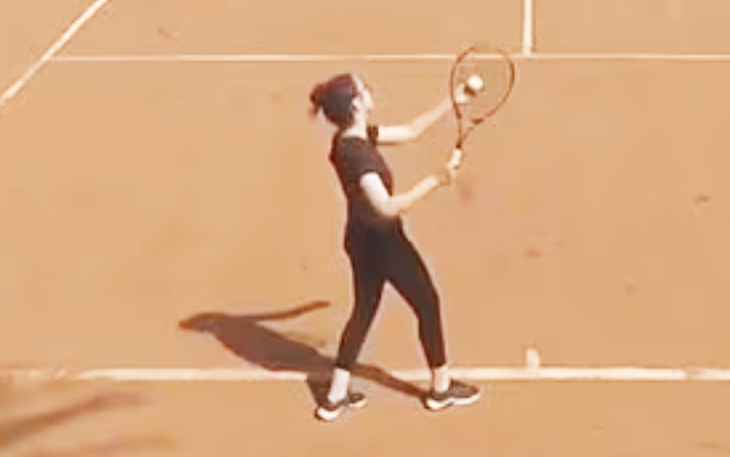 Nữ tuyển thủ Pháp không thể ra mắt CLB West Ham chỉ vì chiếc khuyên tai - Ảnh 2.