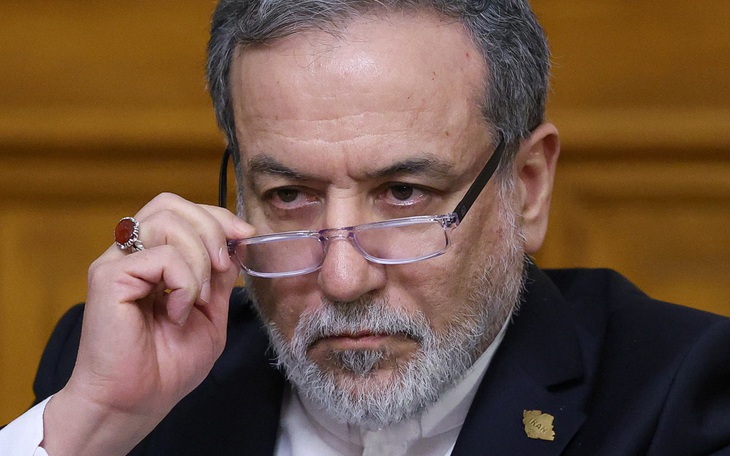 Trung Quốc phản đối can thiệp vào Iran, kêu gọi Mỹ không vì lợi ích riêng ở Greenland - Ảnh 2.