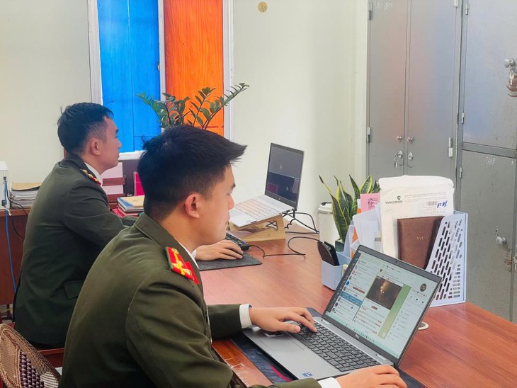 văn hóa phẩm đồi trụy - Ảnh 1.