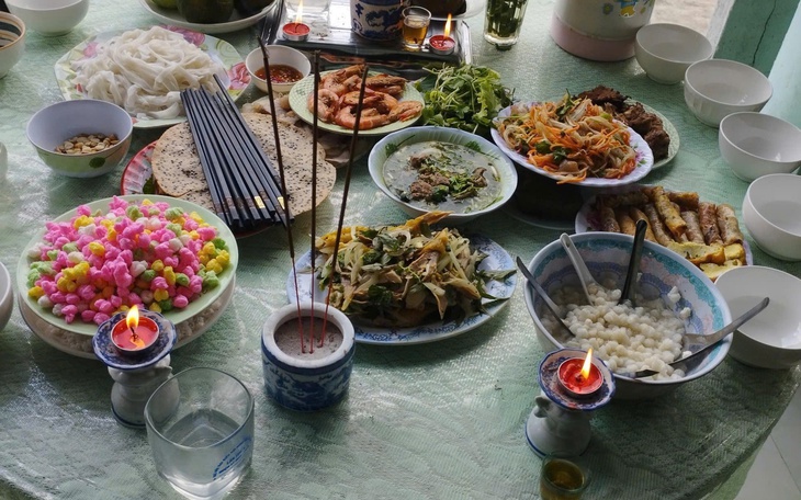 Đón Tết trong ngôi nhà chái gãy - Ảnh 4.