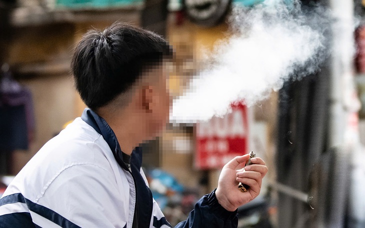 Cấm trưng bày thuốc lá sẽ tiết kiệm 4.000 tỉ đồng/năm? - Ảnh 2.