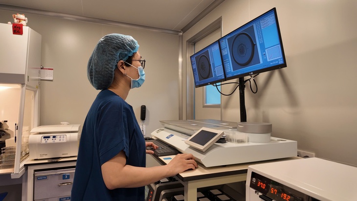 Bệnh viện Gia Đình hỗ trợ 100% chi phí IVF cho 15 cặp vợ chồng muộn con - Ảnh 4.