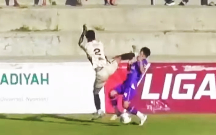 Arsenal chiêu mộ ‘vua ném biên’ Thomas Gronnemark - Ảnh 3.