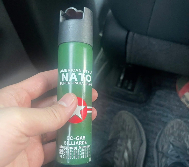 xịt hơi cay - Ảnh 2.