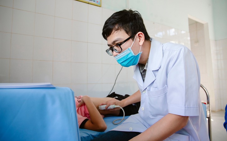 Chuyển giao Bệnh viện trực thuộc Bộ Y tế cho UBND thành phố Đà Nẵng quản lý - Ảnh 2.