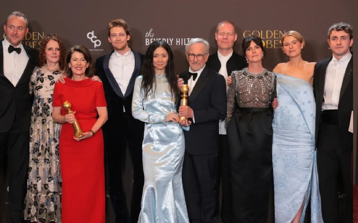 Quả cầu vàng giữa thời khủng hoảng - Ảnh 1. quả cầu vàng - Ảnh 1.