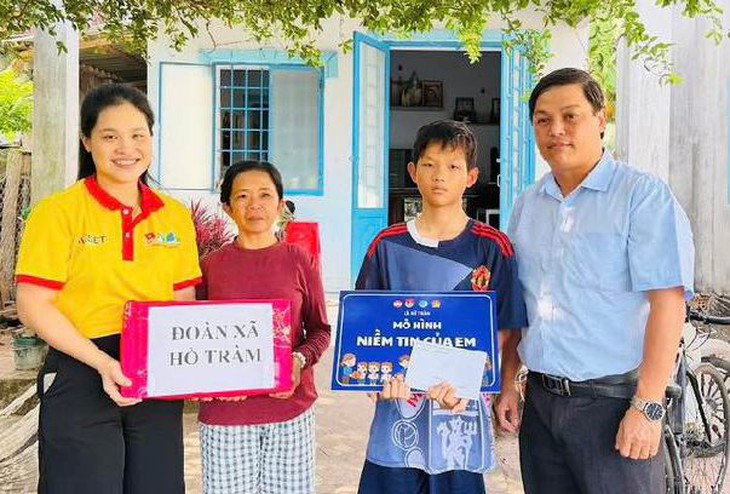 Nhắc nhau tình yêu nước trong Xuân tình nguyện - Ảnh 2.