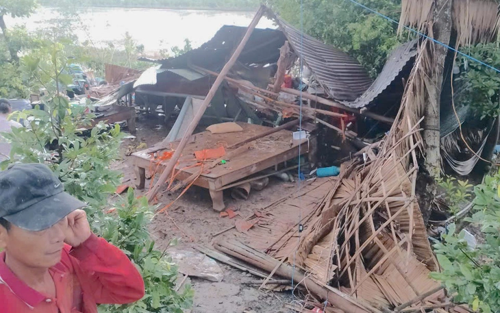 Khẩn trương khắc phục hậu quả lốc xoáy ở Ba Vì - Ảnh 2.