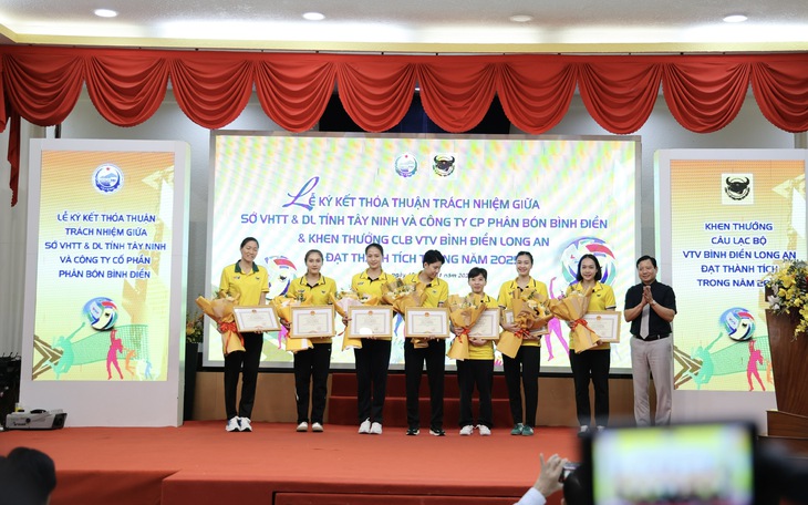 VTV Bình Điền Long An nhận thưởng gần 2 tỉ đồng trước mùa giải mới - Ảnh 2.