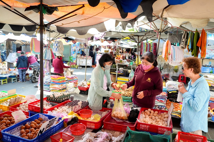 Vẫn lúng túng với thuế kê khai - Ảnh 4. Vẫn lúng túng với thuế kê khai - Ảnh 2.