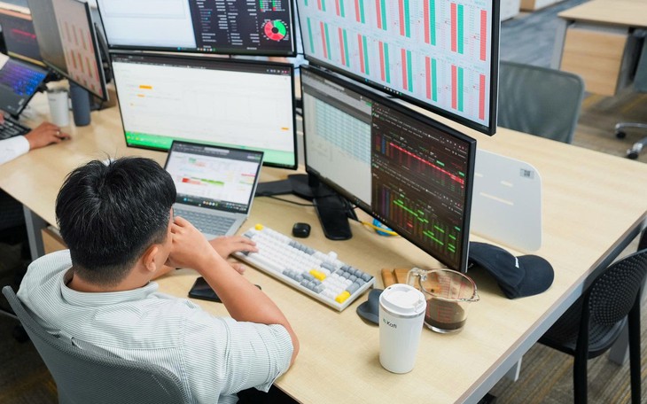 Chứng khoán 15-1: Cẩn trọng rung lắc mạnh, nhà đầu tư ngắn hạn có thể chốt lời từng phần - Ảnh 3.