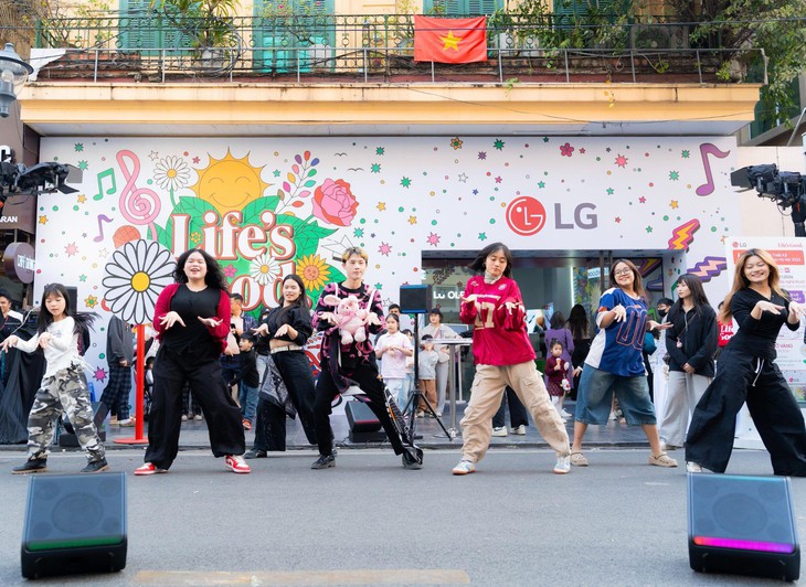 Tương tác công nghệ tại 'Lễ hội Thiết kế sáng tạo Hà Nội 2026' - Ảnh 4.