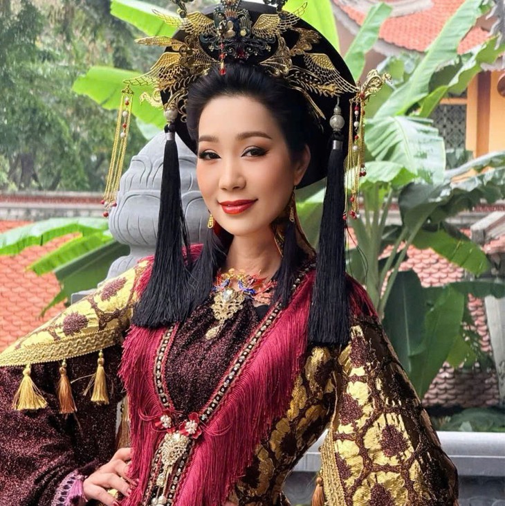 Kim Tử Long thấy vinh dự khi được mời đóng Ngọc hoàng trong Táo xuân lần thứ ba - Ảnh 3. Kim Tử Long - Ảnh 3.