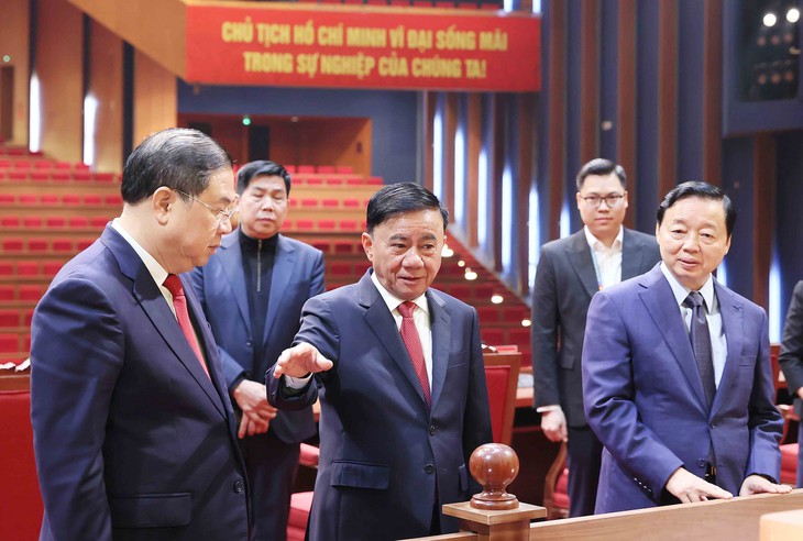 Thường trực Ban Bí thư Trần Cẩm Tú chủ trì tổng duyệt công tác phục vụ Đại hội Đảng XIV - Ảnh 4.