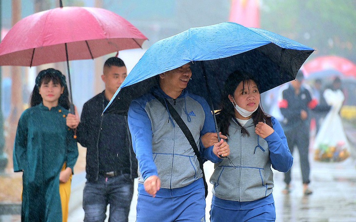 Bão Chim Én vừa hình thành gần Biển Đông - Ảnh 2.