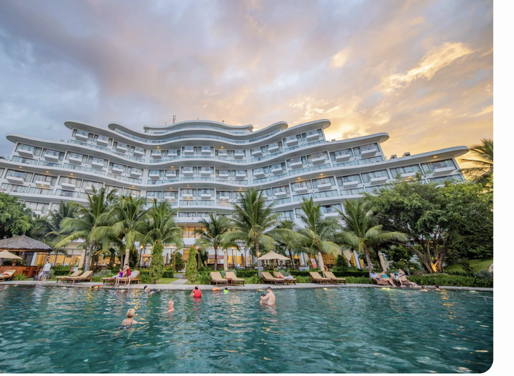 Làn sóng doanh nghiệp du lịch, địa ốc 'đổ bộ' vào hàng không - Ảnh 2.