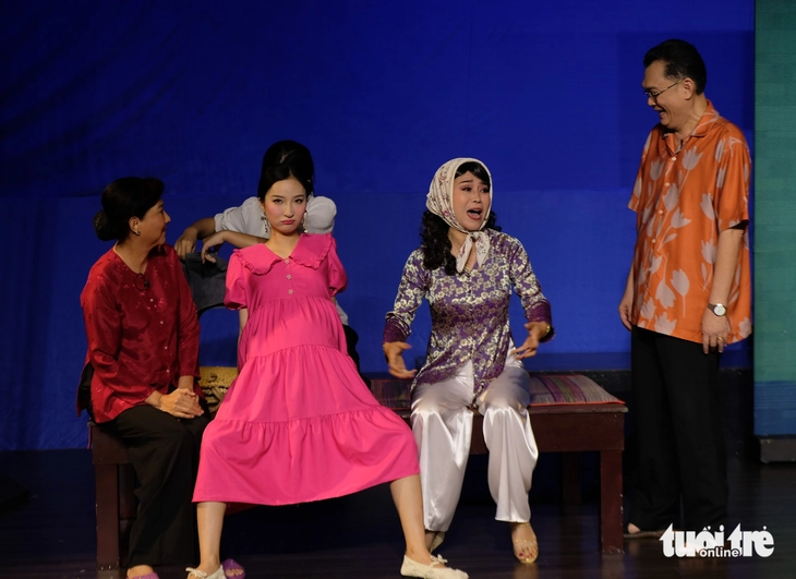 Hữu Châu - Ảnh 4.