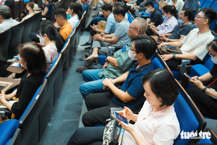 Bị kênh online bủa vây, tiểu thương chợ truyền thống hợp sức để tồn tại và phát triển - Ảnh 3.