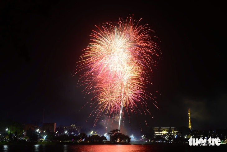 pháo hoa - Ảnh 1.