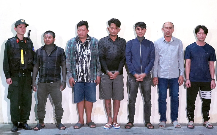 Hơn 20 người bị mời làm việc sau vụ hỗn chiến lúc rạng sáng ở Hóc Môn - Ảnh 2.