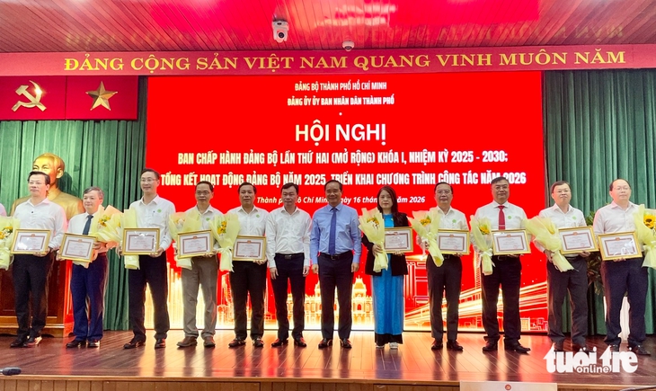 TP.HCM nỗ lực để người dân thấy rõ và hưởng lợi cụ thể từ sự phát triển - Ảnh 2.